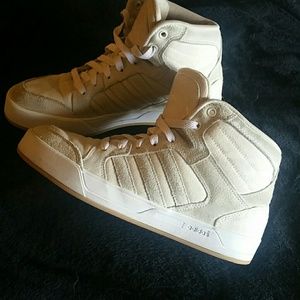 Adidas Sneakers